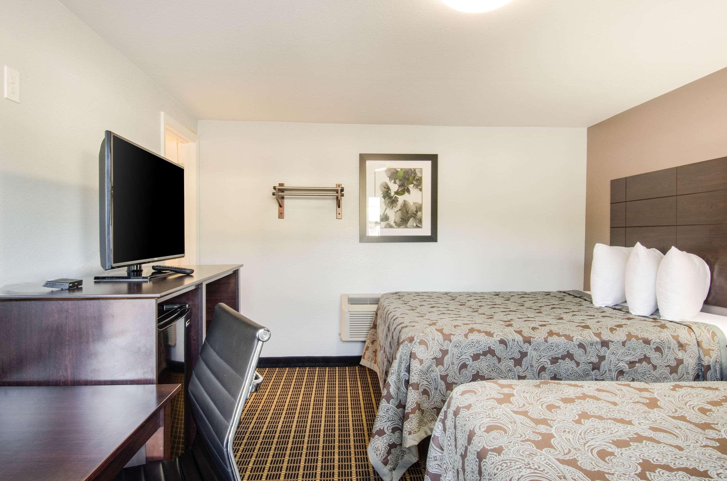Rodeway Inn Middleboro-Plymouth Экстерьер фото