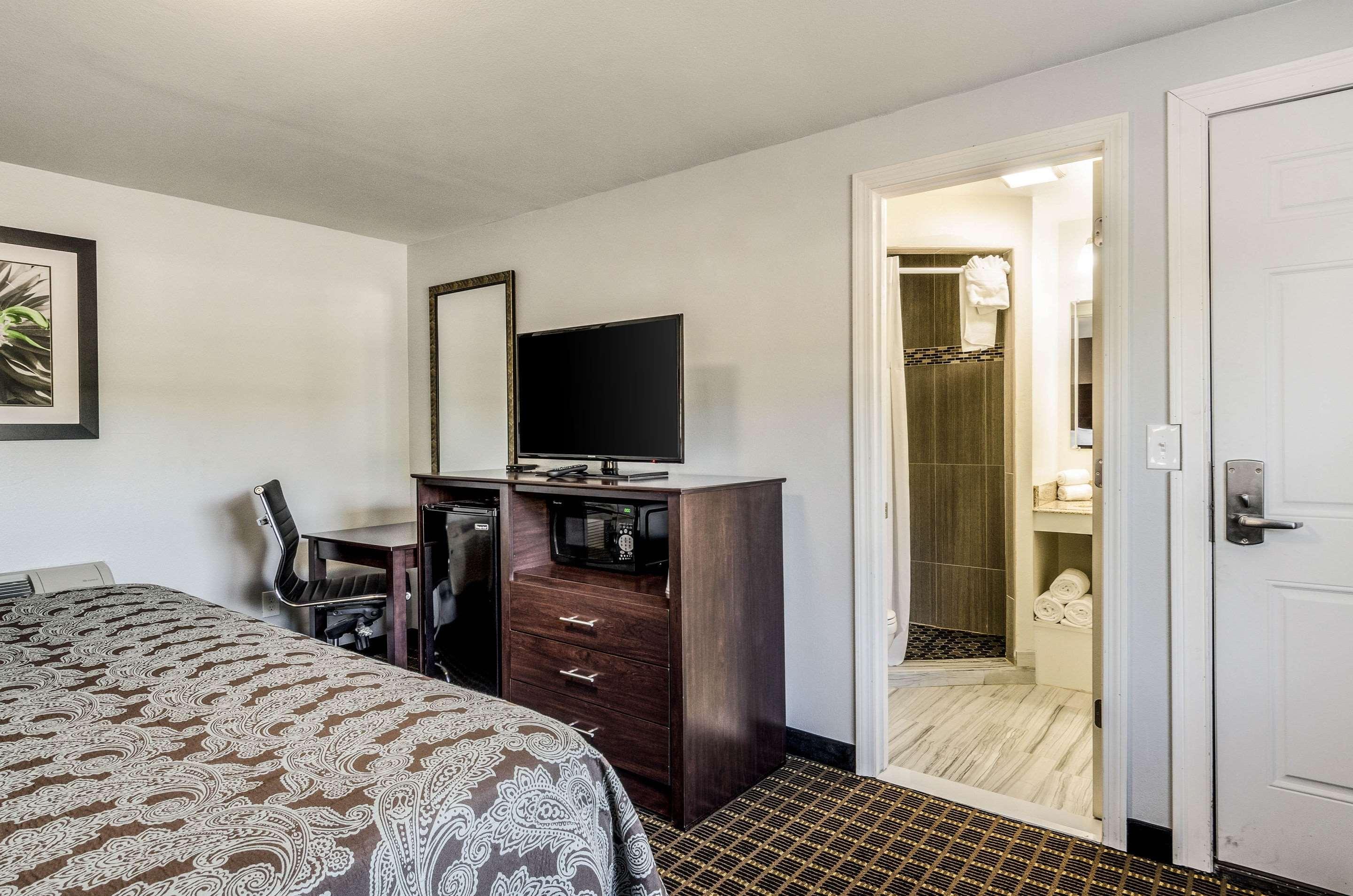 Rodeway Inn Middleboro-Plymouth Экстерьер фото