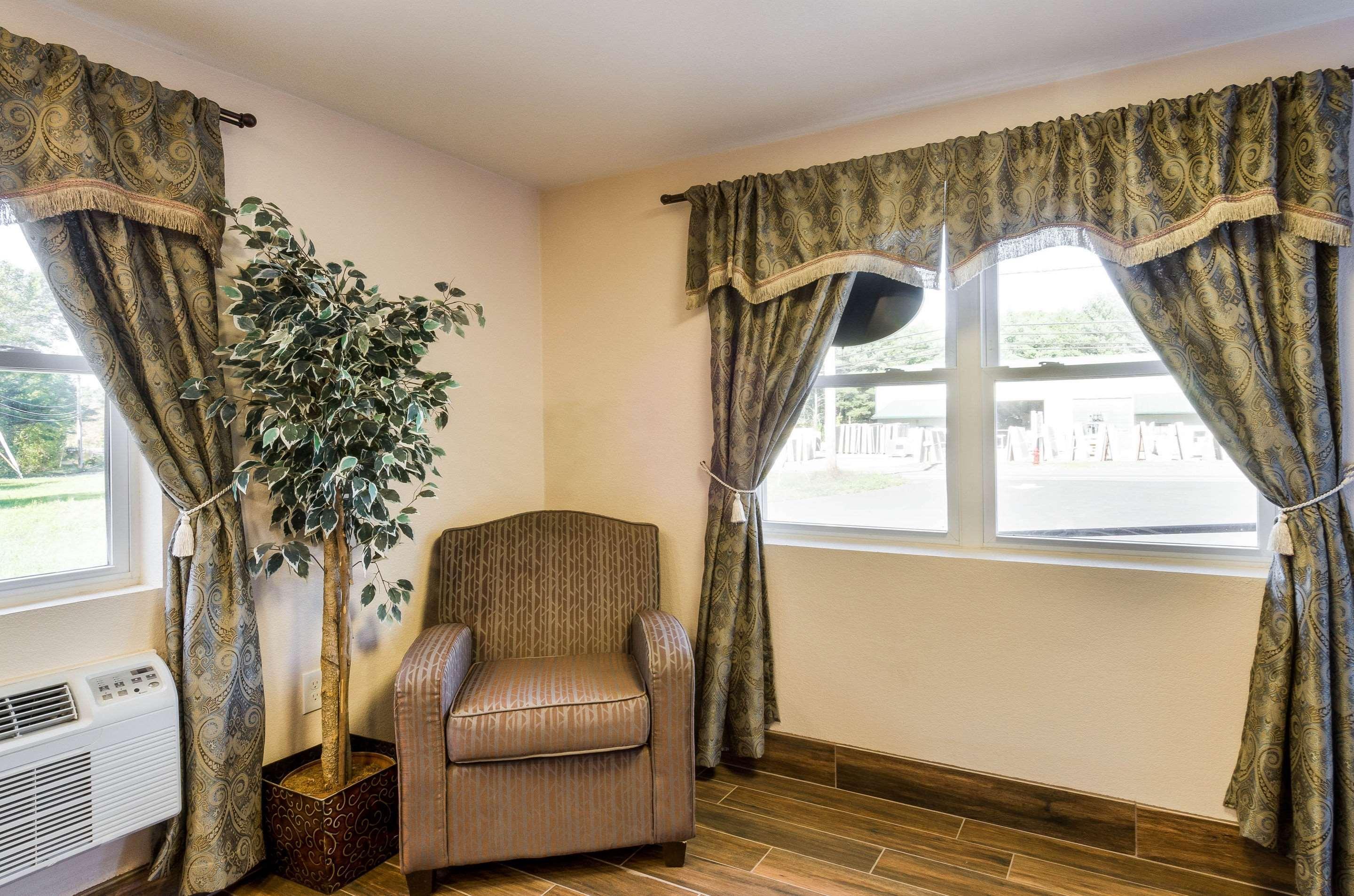 Rodeway Inn Middleboro-Plymouth Экстерьер фото