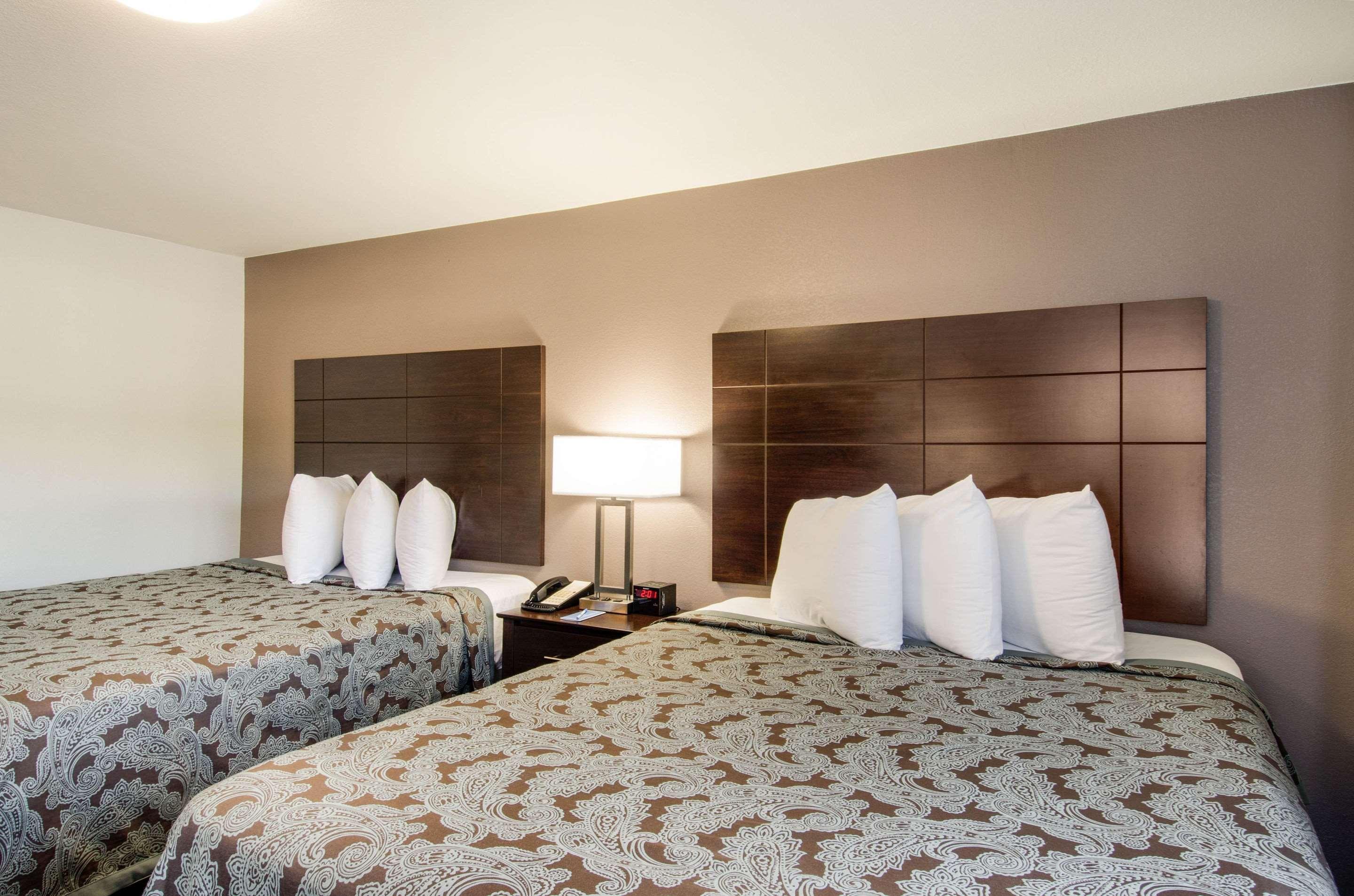 Rodeway Inn Middleboro-Plymouth Экстерьер фото