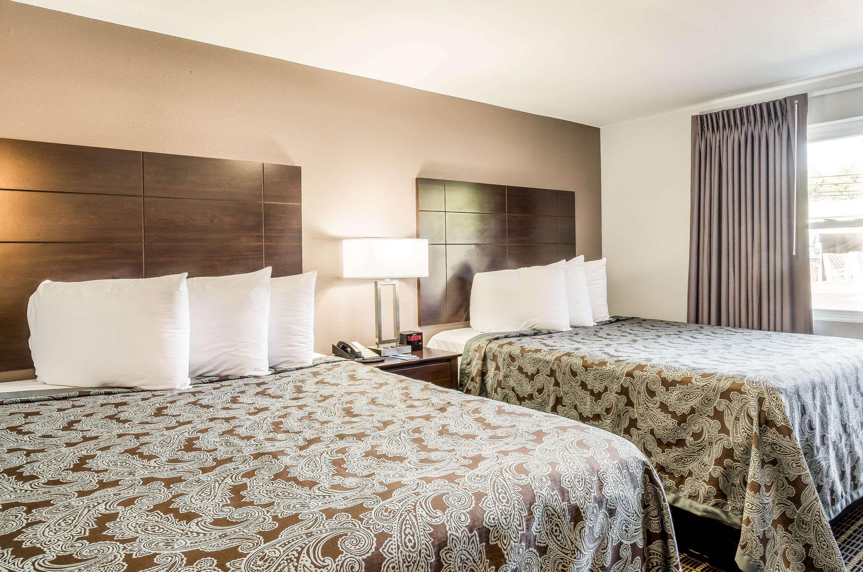Rodeway Inn Middleboro-Plymouth Экстерьер фото