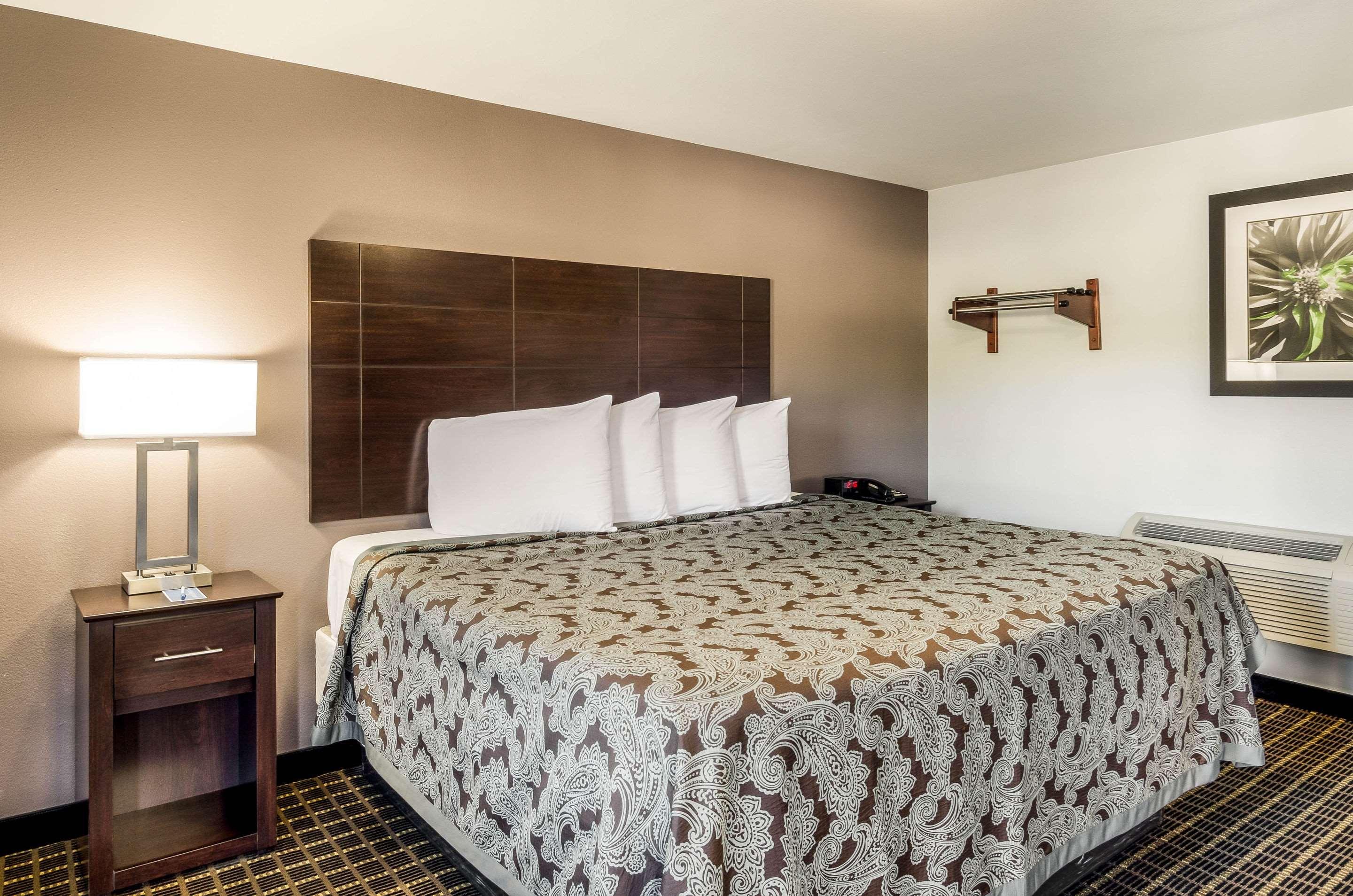 Rodeway Inn Middleboro-Plymouth Экстерьер фото