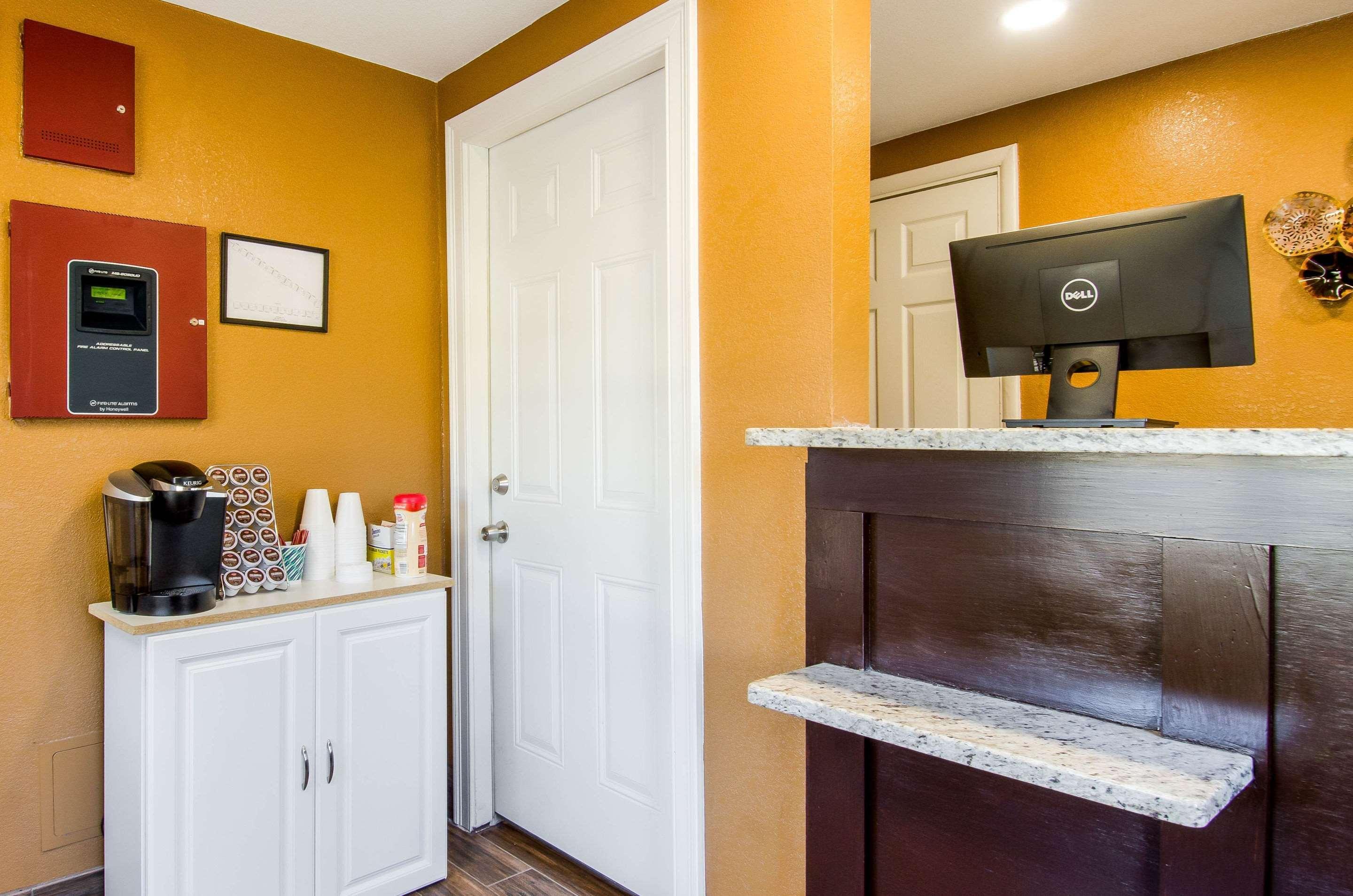 Rodeway Inn Middleboro-Plymouth Экстерьер фото